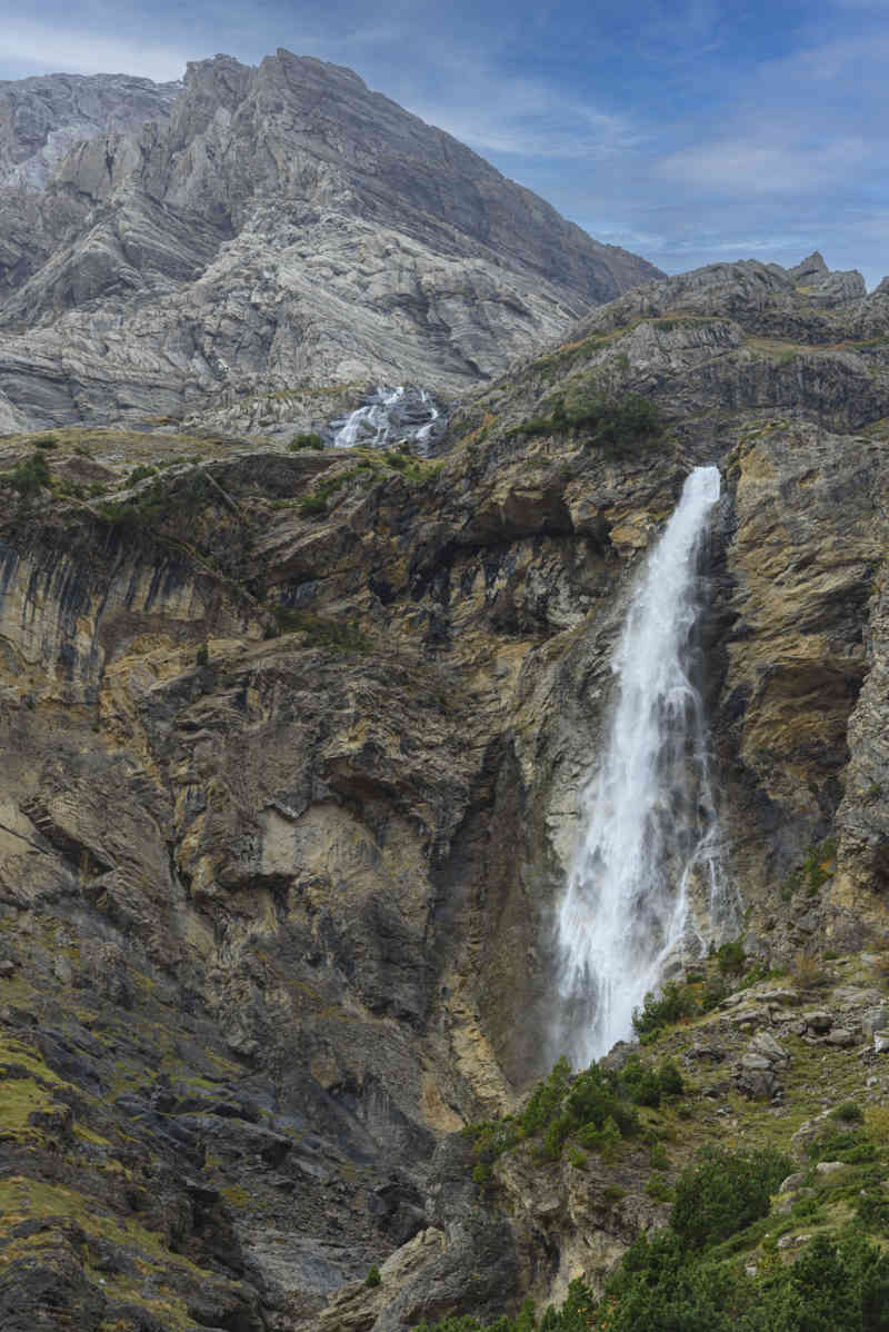 Huesca - parque nacional de Ordesa y Monte Perdido - valle de Pineta 09 - cascadas del Cinca.jpg